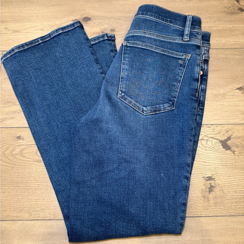 Madewell Mid-rise Kick Out jeans. Size 29.